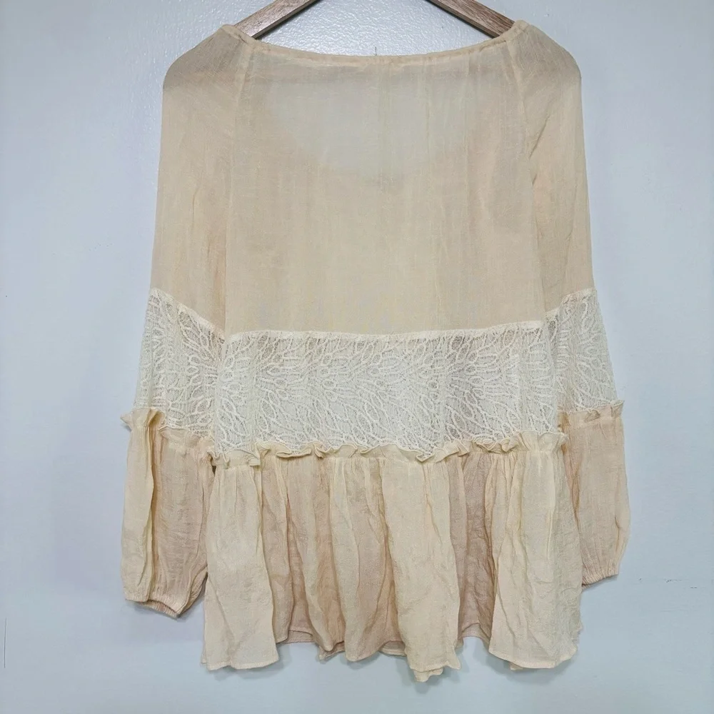 A’ Reve Coquette Cream Lace Blouse Size M